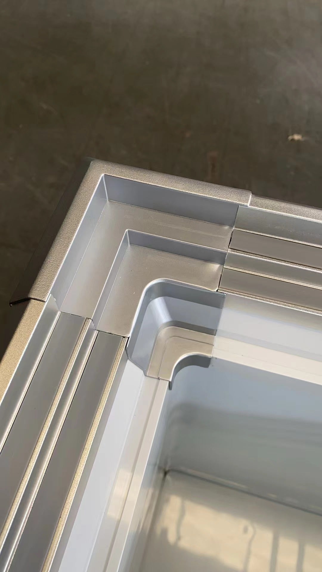 European-Style Island Freezer Cabinet - Commercial Reach-In Deep Freezer for Supermarkets, Restaurants & Retail Stores