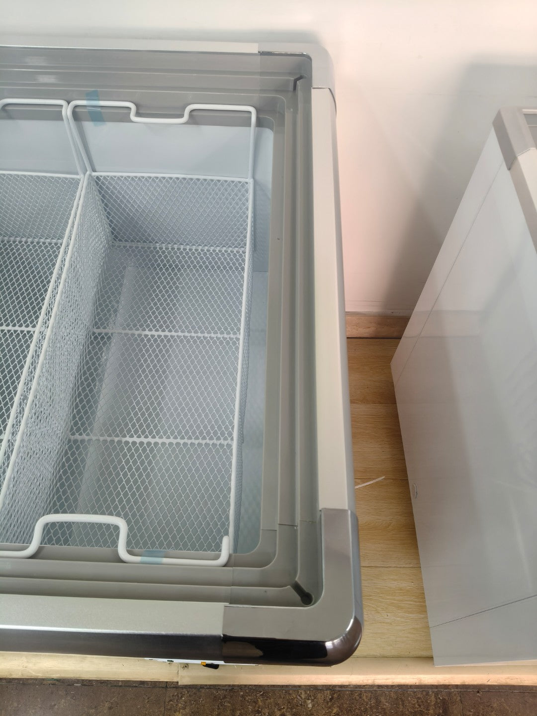 European-Style Island Freezer Cabinet - Commercial Reach-In Deep Freezer for Supermarkets, Restaurants & Retail Stores