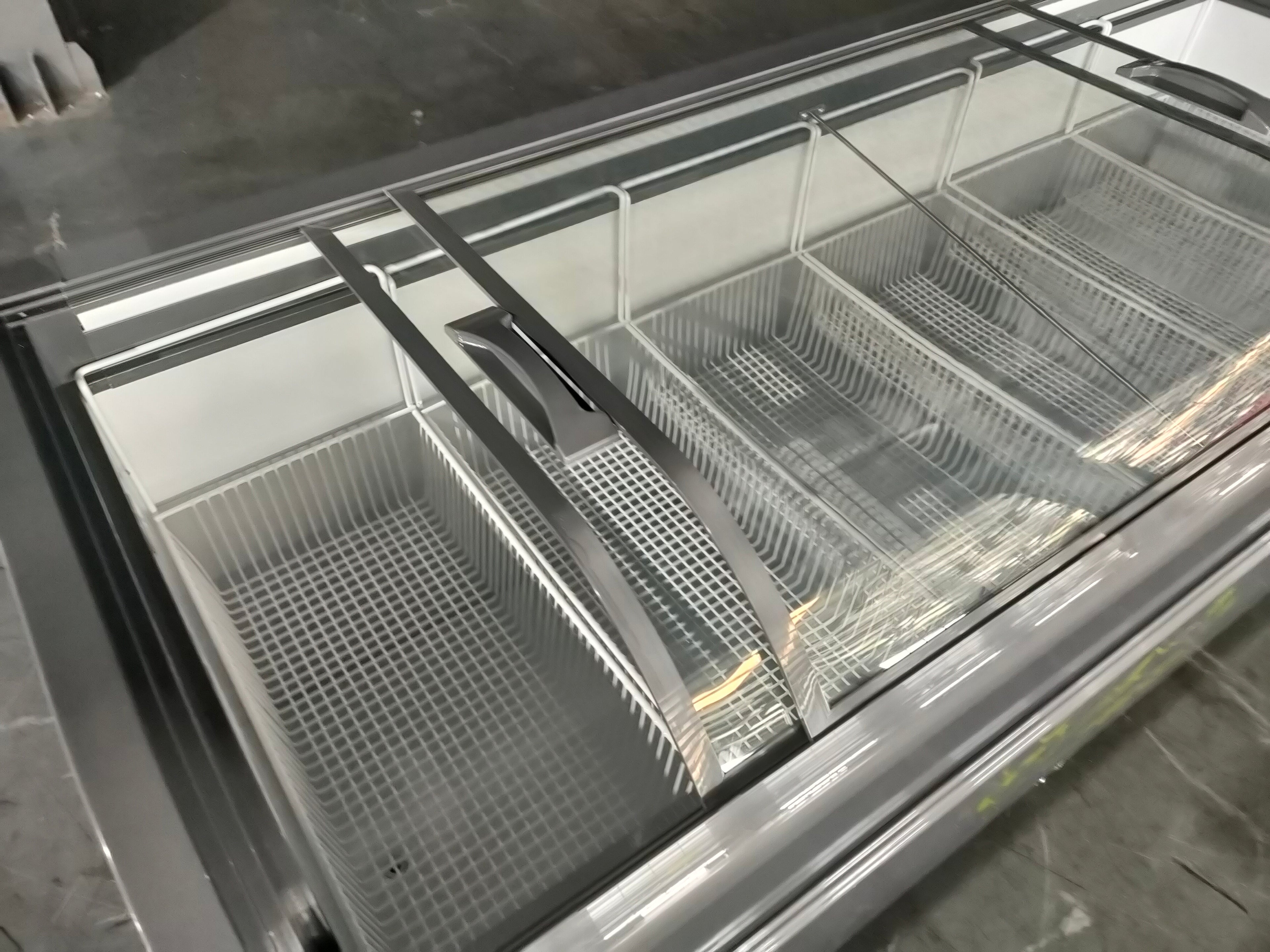 Curved Glass Combination Island Freezer - Commercial Display Freezer with Sliding Doors for Supermarkets